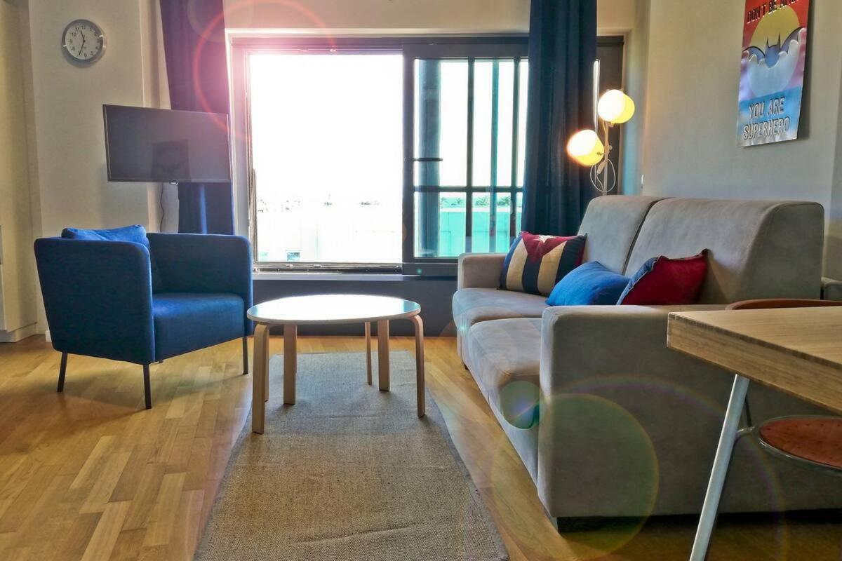 Modern & Bright Flat - 2 Min From The Sea Apartman Savona Kültér fotó