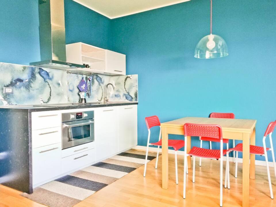 Modern & Bright Flat - 2 Min From The Sea Apartman Savona Kültér fotó