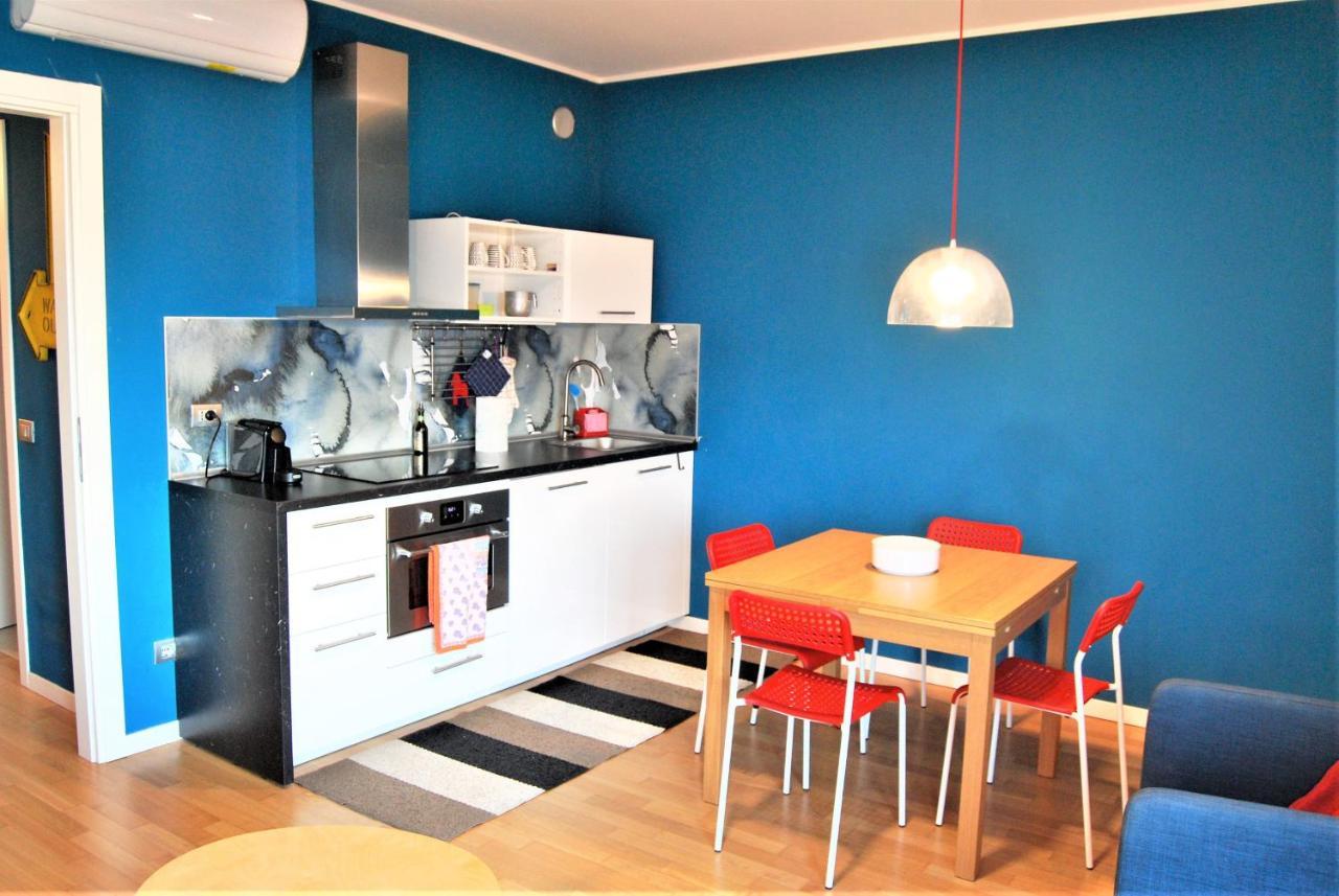 Modern & Bright Flat - 2 Min From The Sea Apartman Savona Kültér fotó