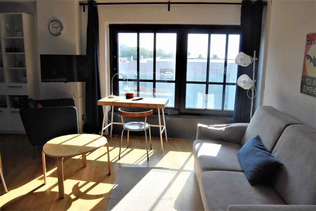 Modern & Bright Flat - 2 Min From The Sea Apartman Savona Kültér fotó